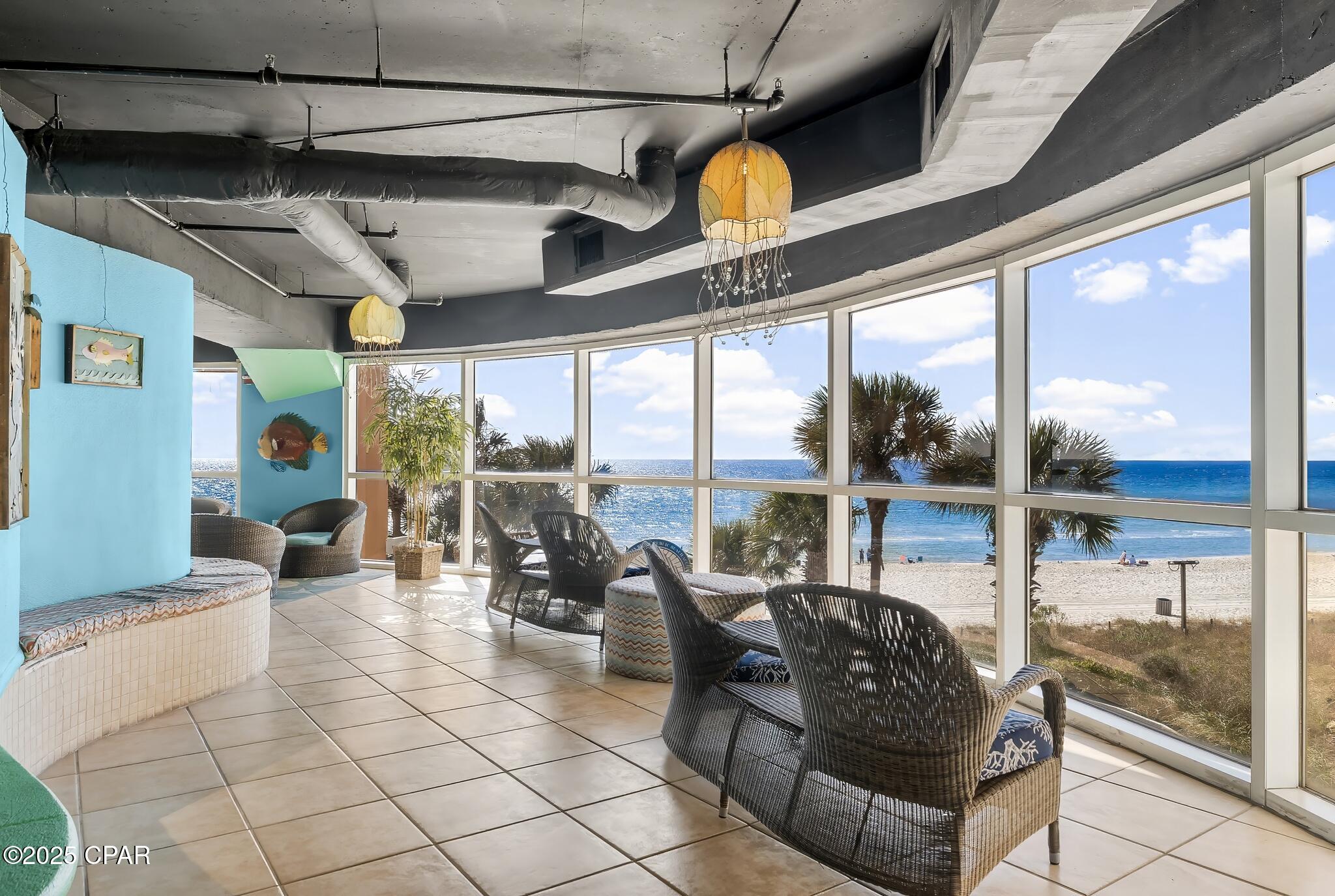 Splash Condo - Residential