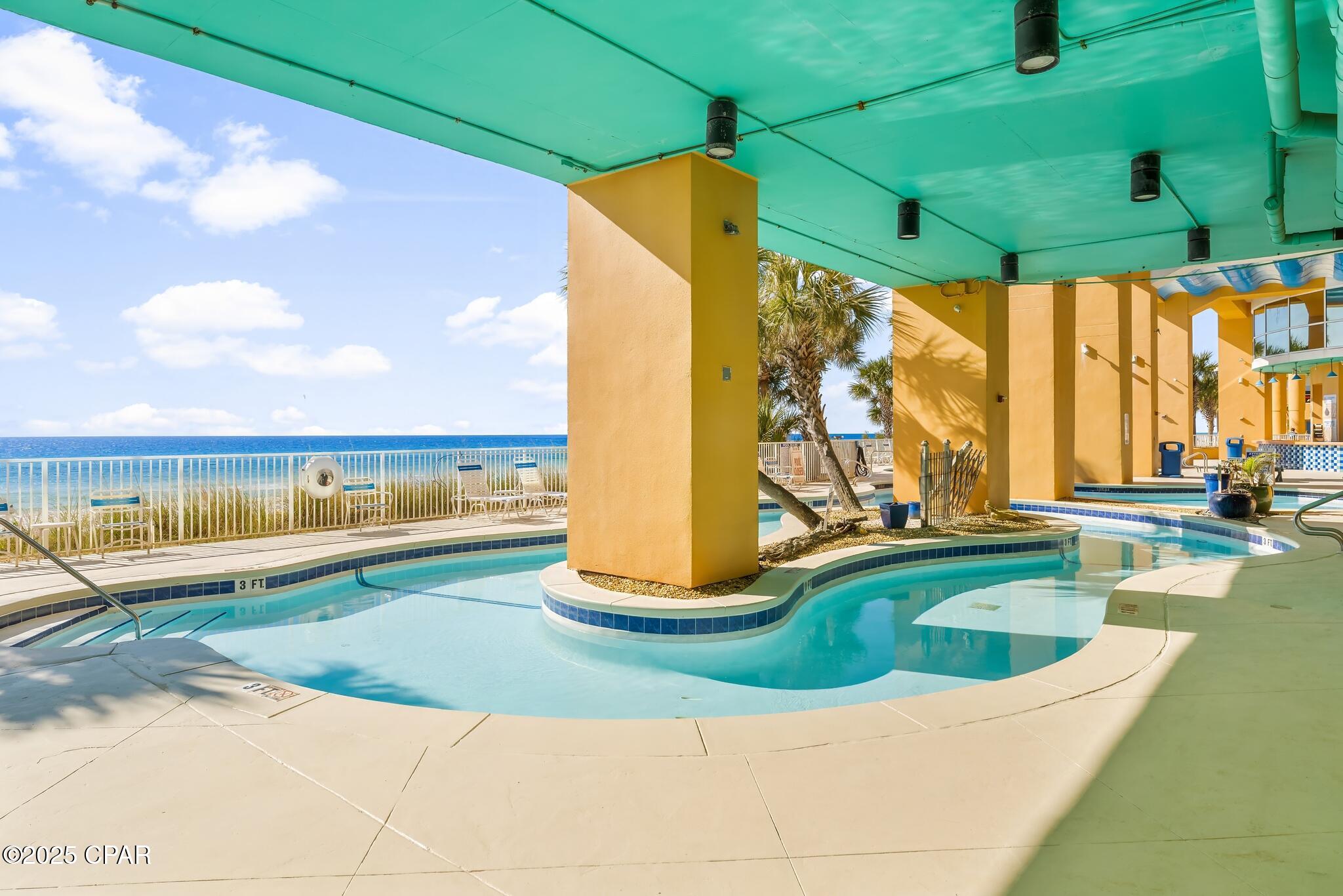 Splash Condo - Residential