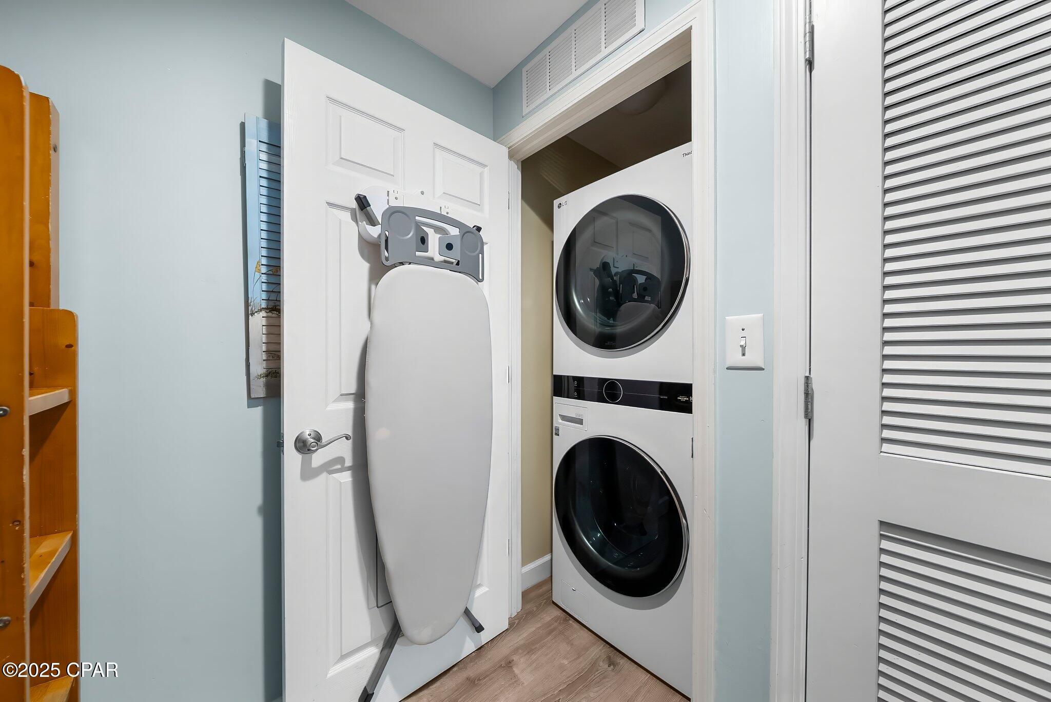 Splash Condo - Residential