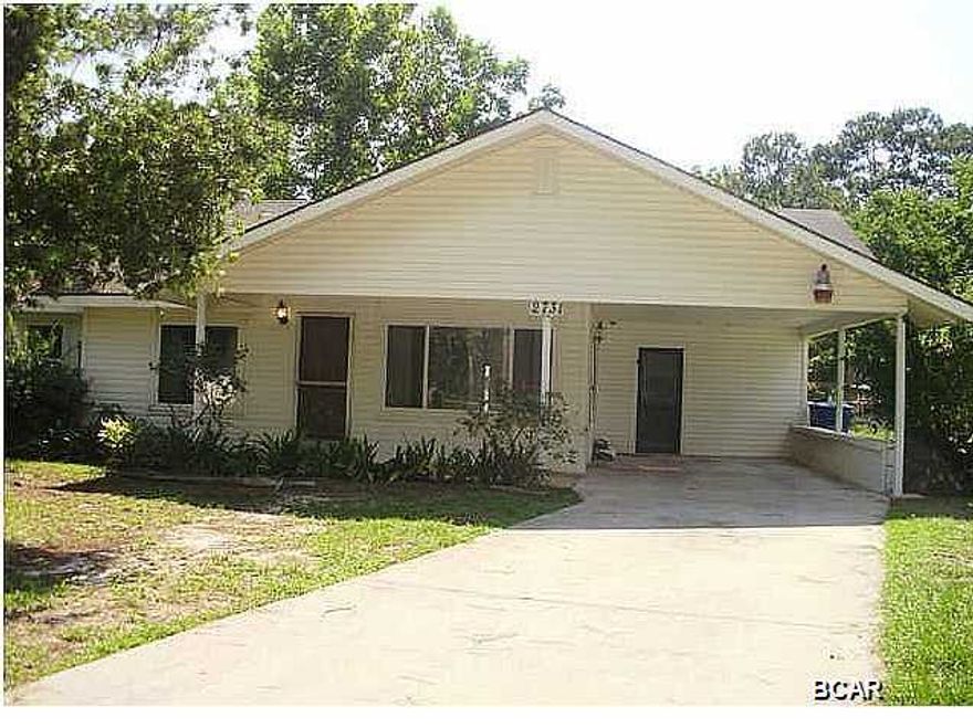 Very nice home that is centrally located to schools, shopping and work. 1-car carport, washer and dryer connections, and close to Tyndall AFB.