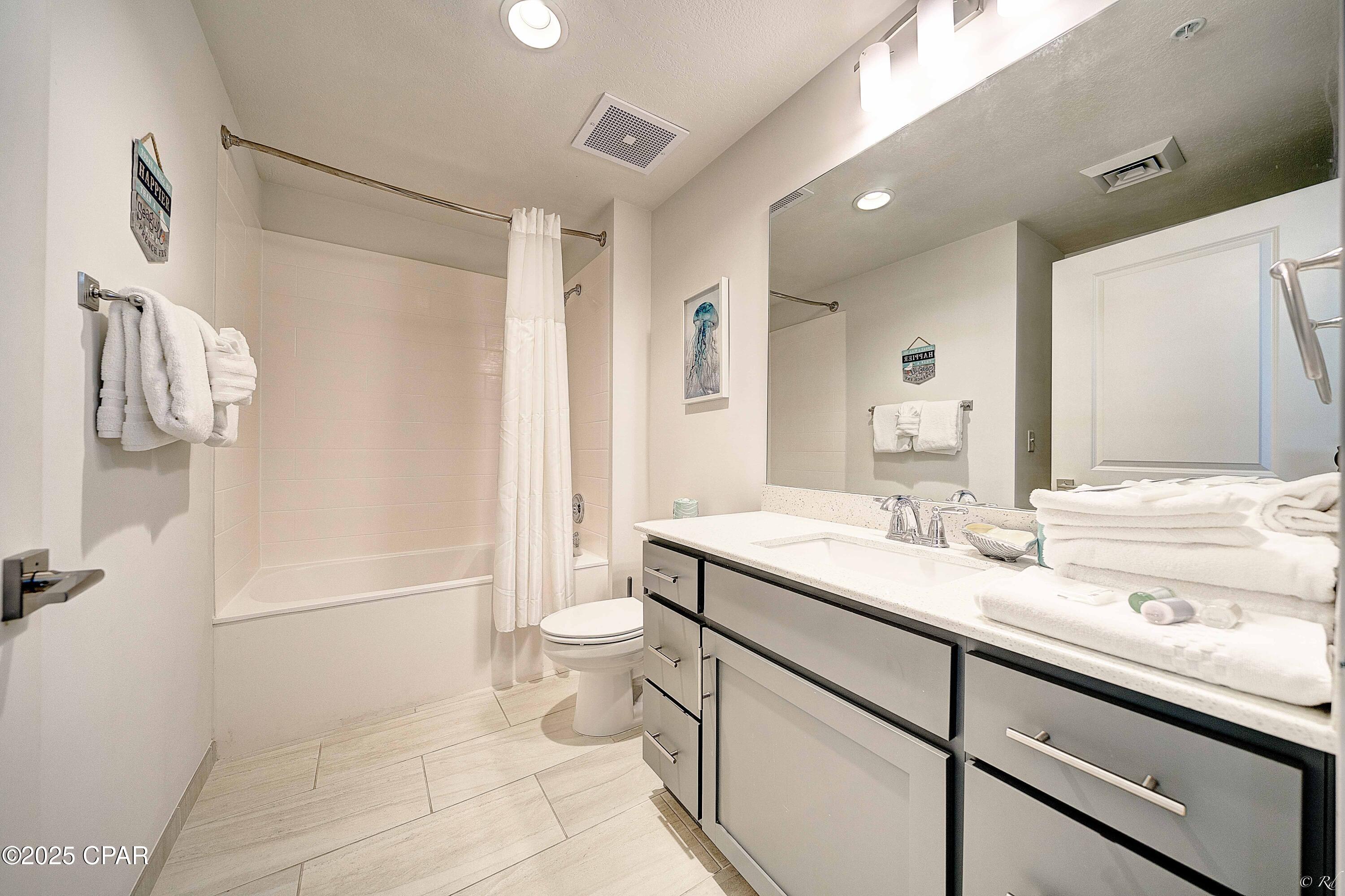 Calypso Towers III - Residential