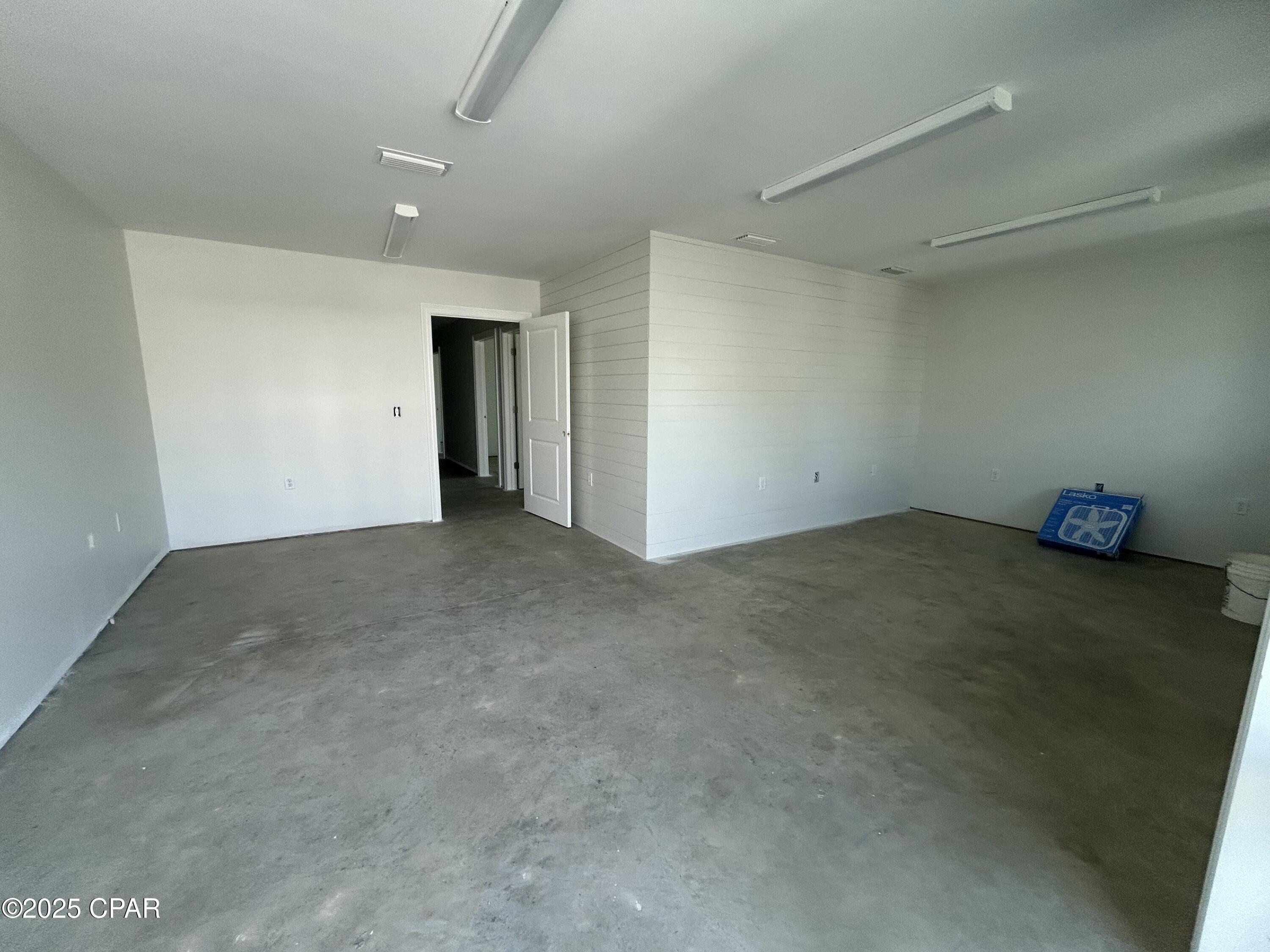 Beach Commerce Park - Commercial Lease