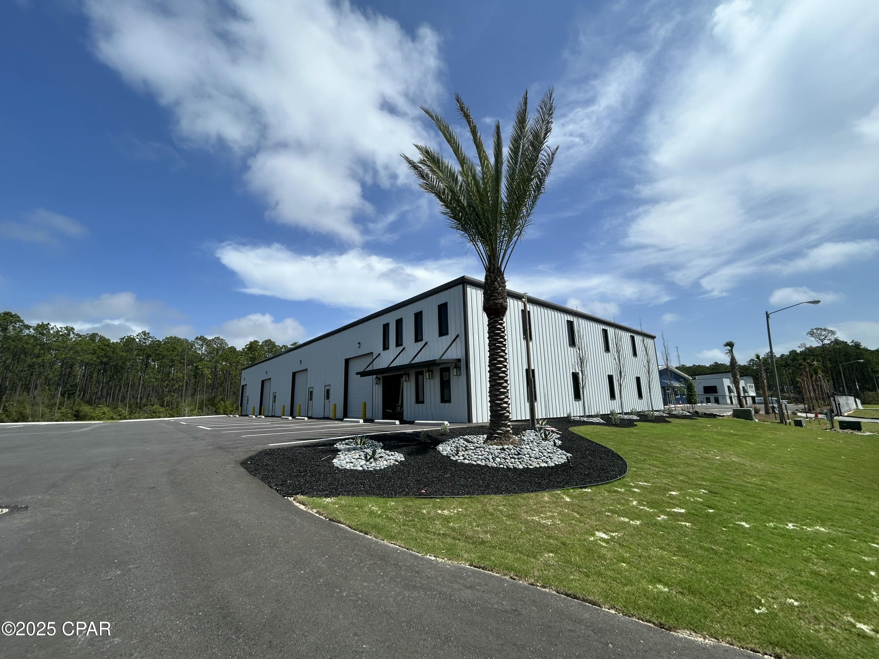 Beach Commerce Park - Commercial Lease