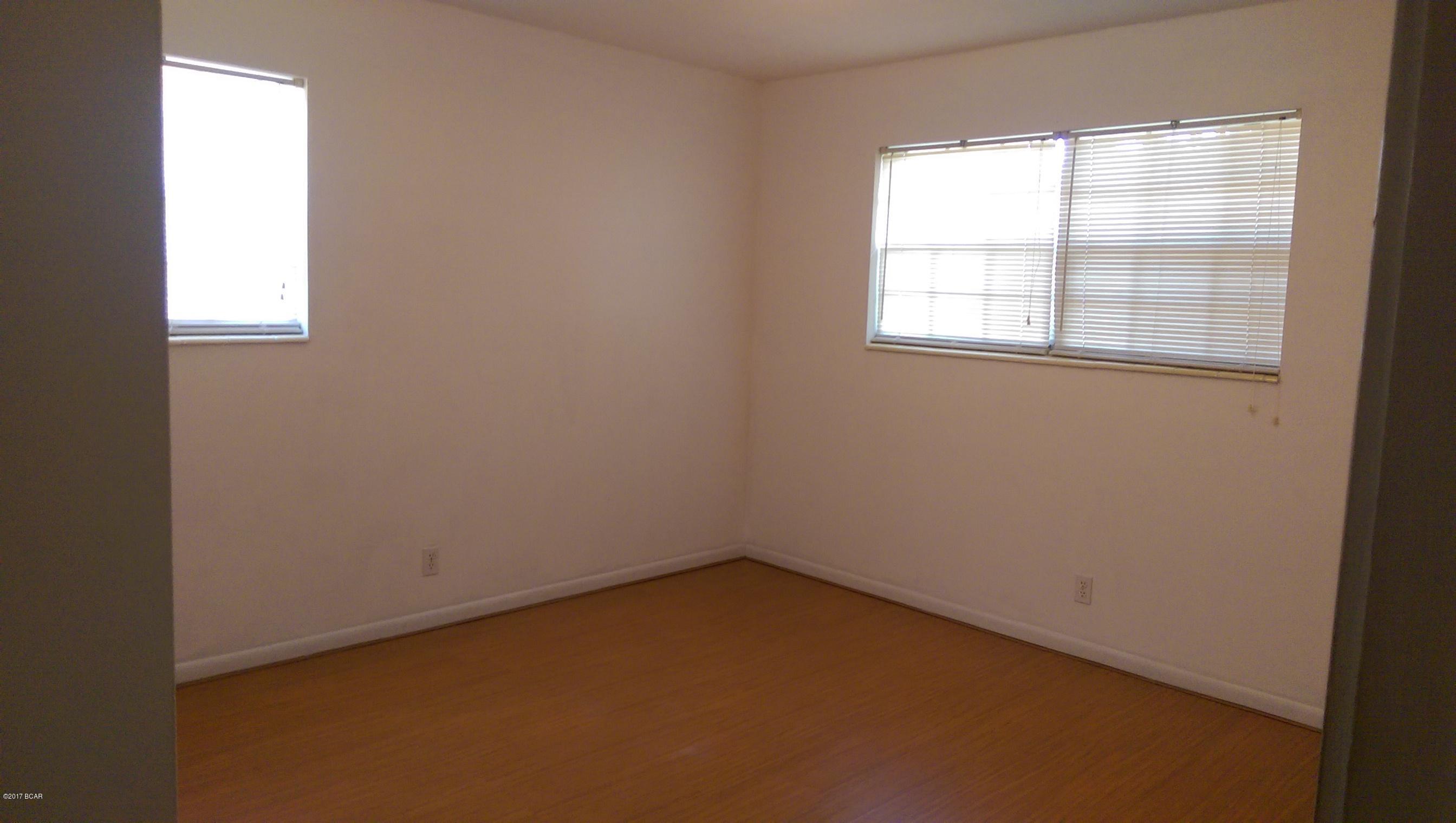 Lannie Rowe Lake Estates U-10 - Residential Lease