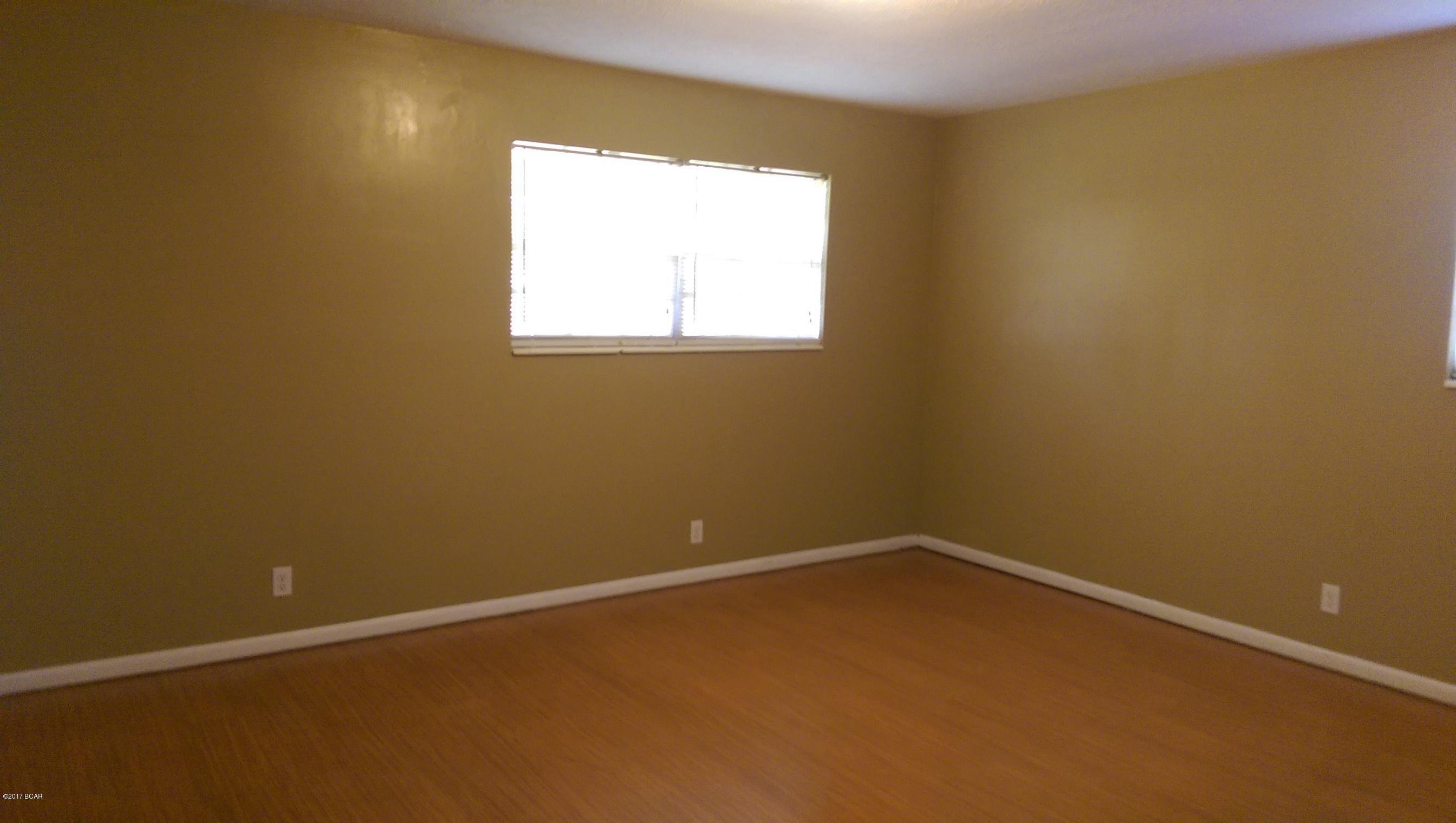 Lannie Rowe Lake Estates U-10 - Residential Lease