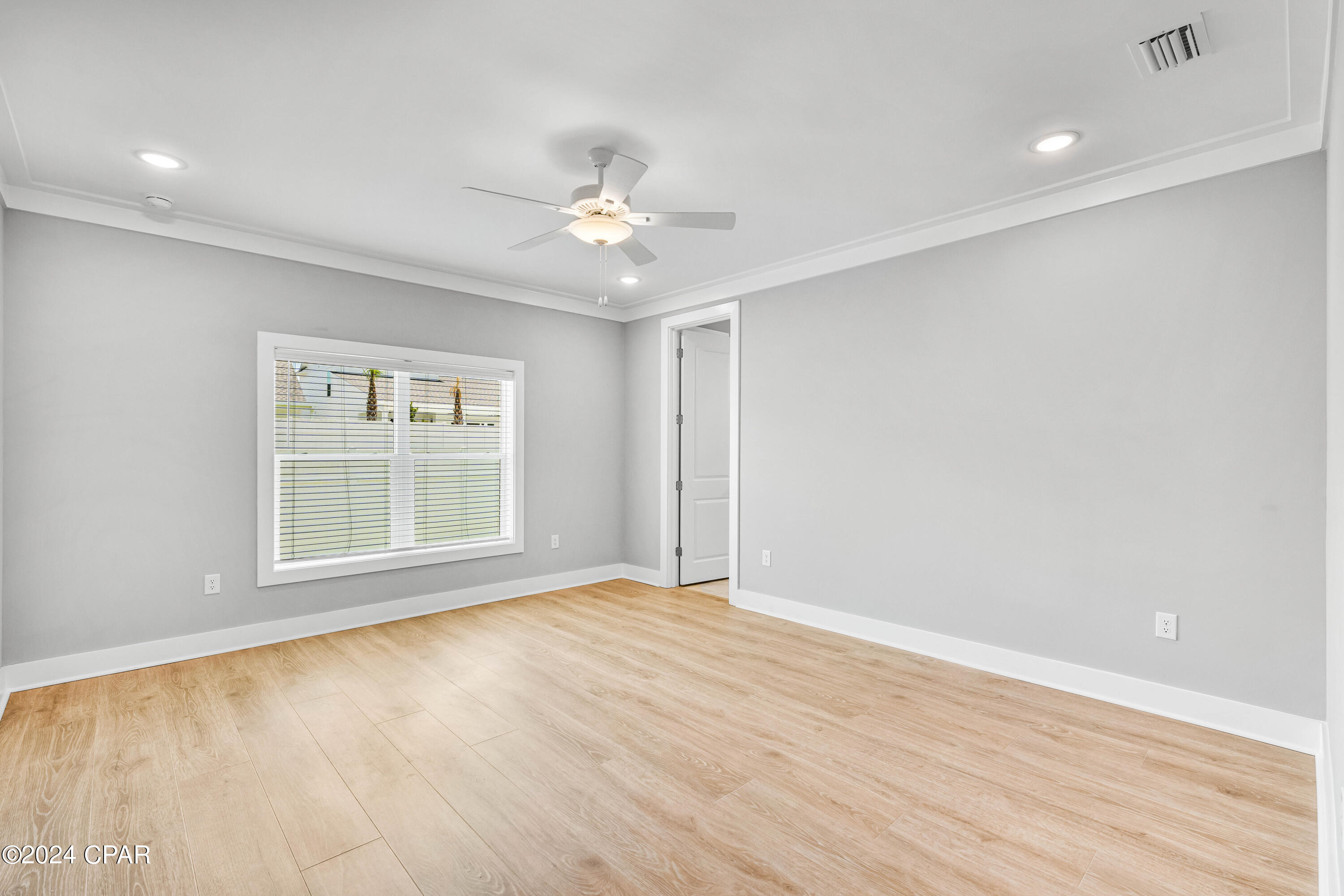 Panama City Beach, Florida 32413, United States, 4 Bedrooms Bedrooms, ,3 BathroomsBathrooms,Residential,Pending,55189