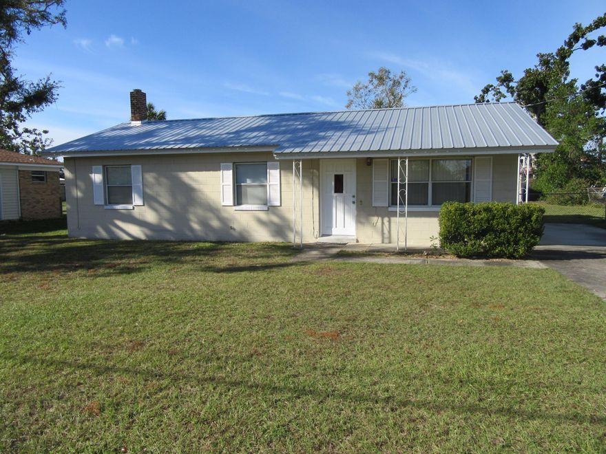 This 3 bedroom 1 bath home is located in the much desired community of Lynn Haven. Interior laundry room. Near the best schools, shopping, dining and all the Lynn Haven amenities. All property sizes and ages are approximate, please measure and/or verify if important. School assignments are subject to change, please check with Bay County for most accurate information. Deposit is the same as the rent. Pets allowed with owner approval and NON REFUNDABLE pet fee applies per pet. Breed restrictions apply