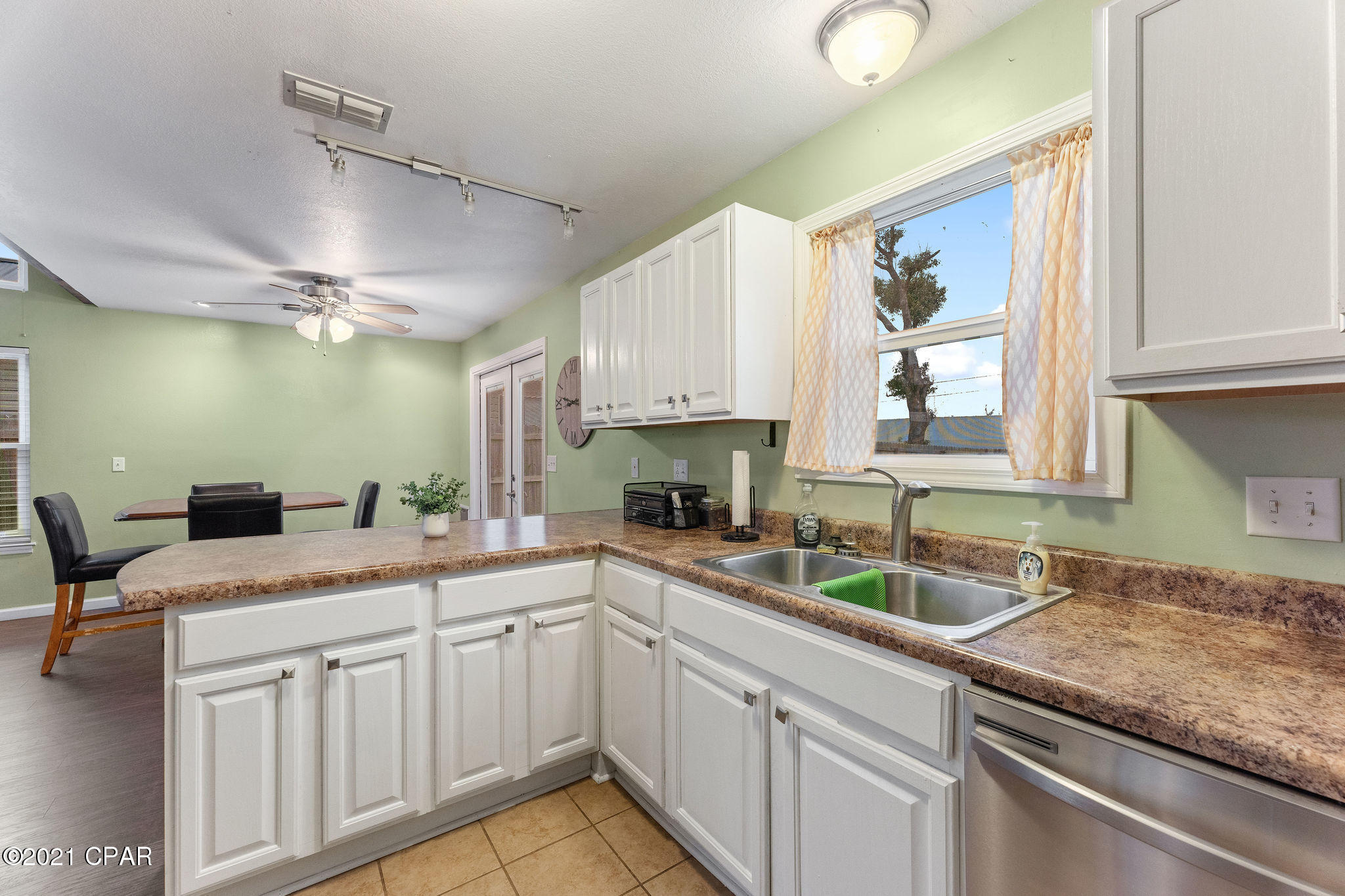 Shadow Bay Unit 2 Replat - Residential