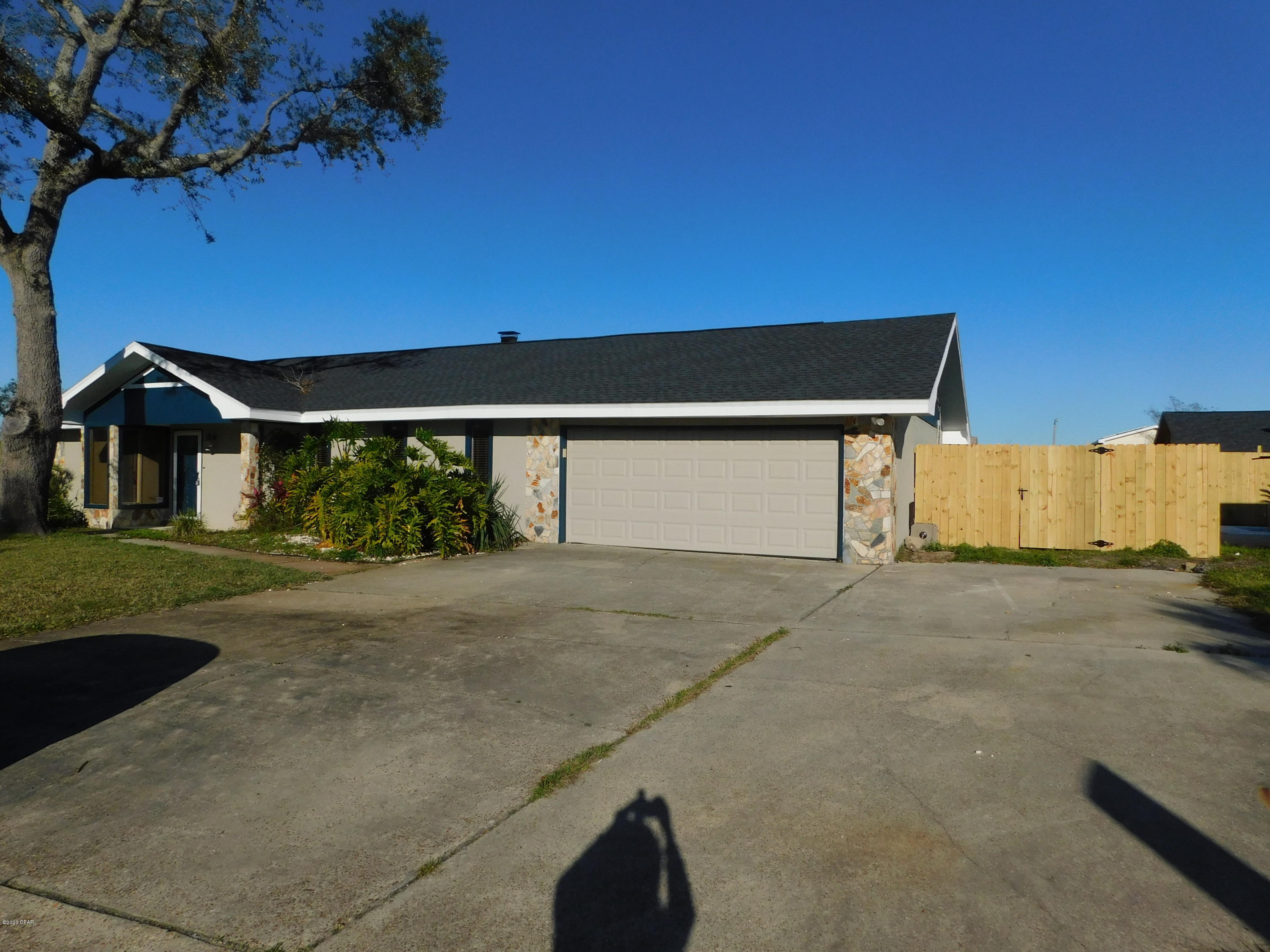 Venetian Villa 1st Add Replat - Residential