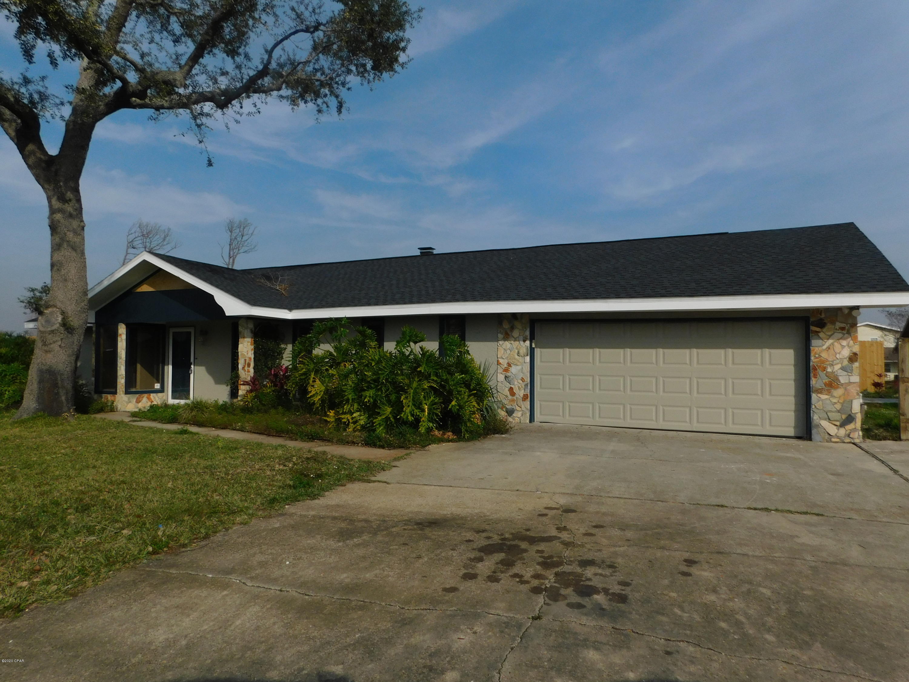 Venetian Villa 1st Add Replat - Residential