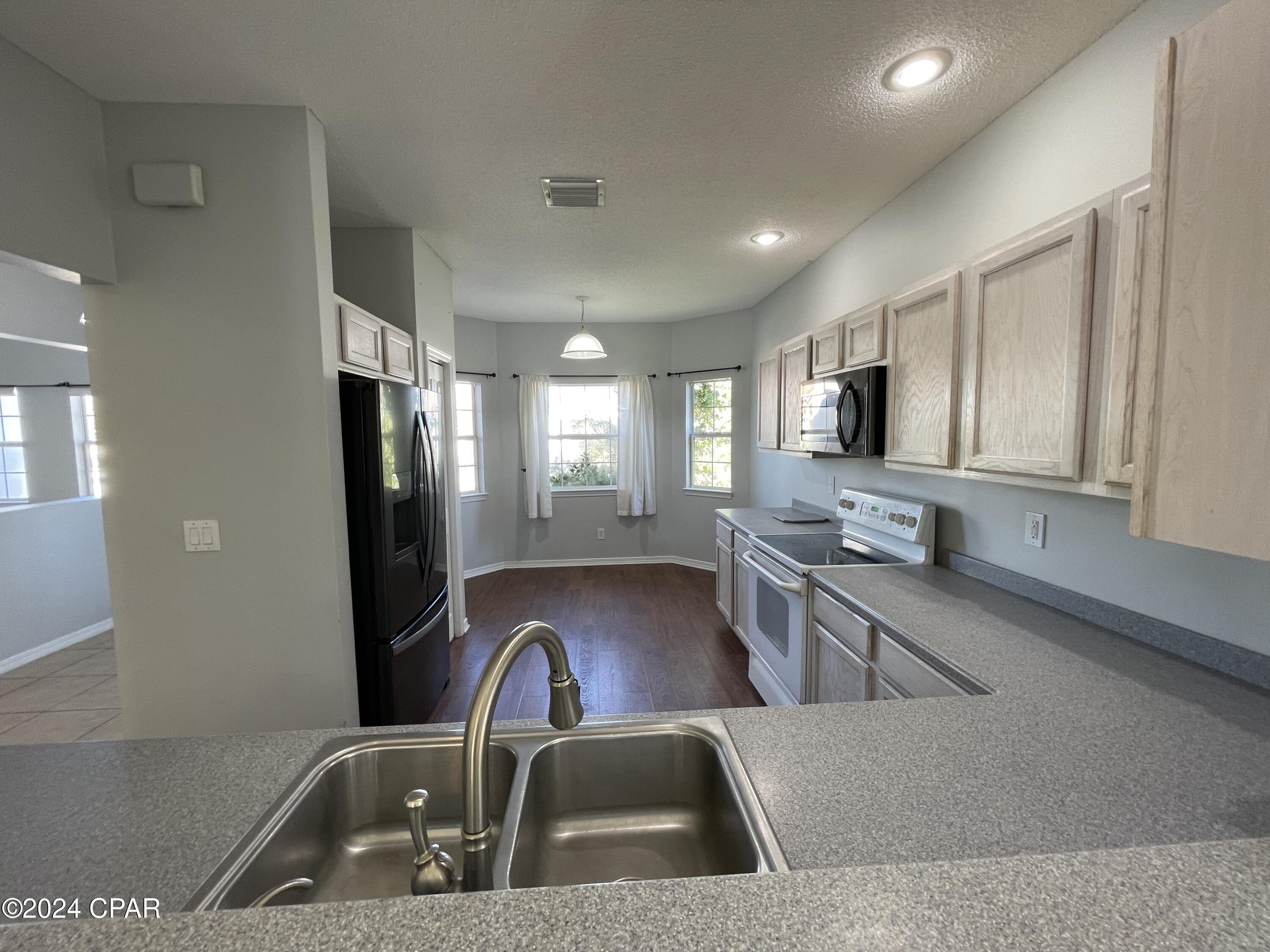 Hammocks Phase I - Residential Lease