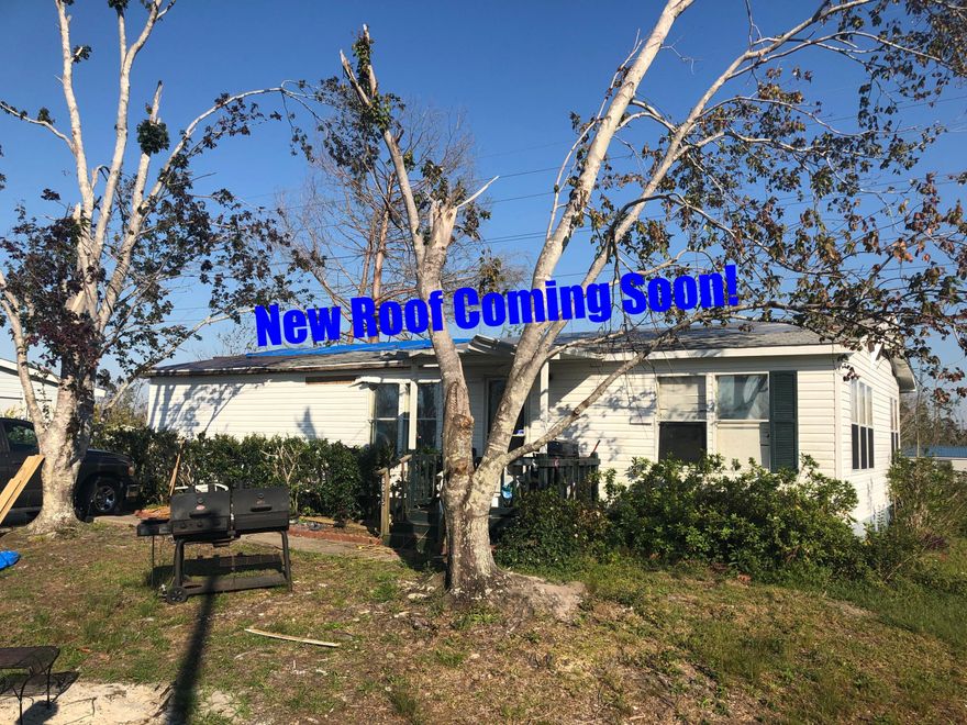 CURRENTLY UNDER CONTRACT, SELLER ACCEPTING BACKUP OFFERS.Calling All Investors! This great home sits on a large lot inside the desirable Sweetwater Village Community and has tons of potential! Seller is replacing roof prior to sale, making home ready for rehab. Large living area with built-ins and spacious master suite. This home would make a great full time residence, flip, or addition to your rental portfolio. The possibilities are endless!