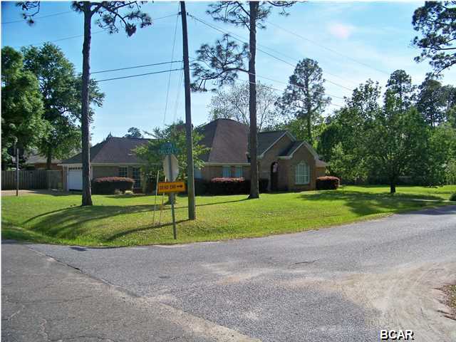 College Point 1st Add - Residential