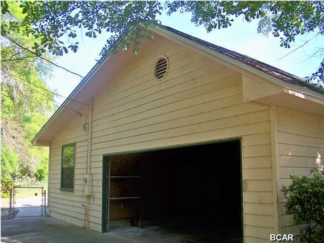 College Point 1st Add - Residential