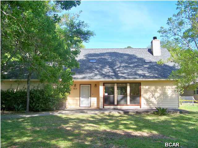 College Point 1st Add - Residential