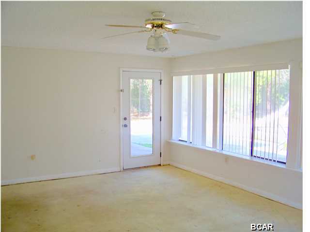 College Point 1st Add - Residential