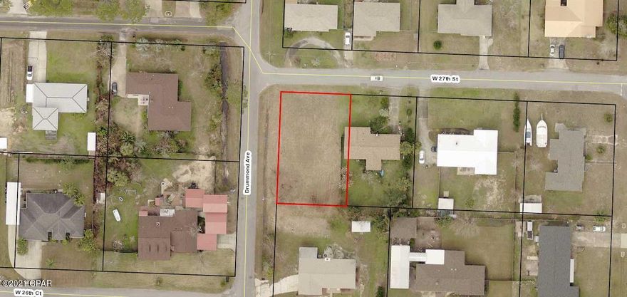 Very Nice cleared and mowed parcel to build your dream home in a great area of Panama City.  Easy access to everywhere. Close to Hospitals, The Beach, restaurants, shopping, and more.