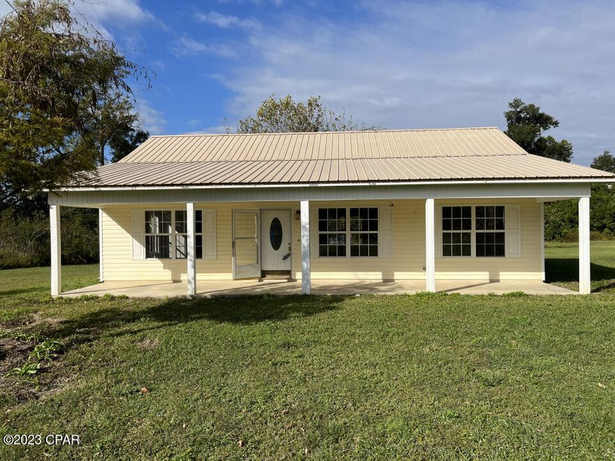 Beautiful ranch built on 2007 situated on over 2 acres of cleared land. Pine cabinets and flooring. Property has another power hookup on property for a building, RV, or mobile home. Very close to Lake Seminole, Chattahoochee River/ Appalachicola River. Plenty of room for storage, trailers, boats, even garden or small farm!