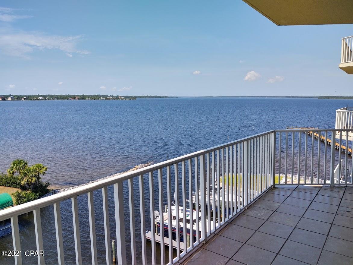 Marina Bay Condo - Residential