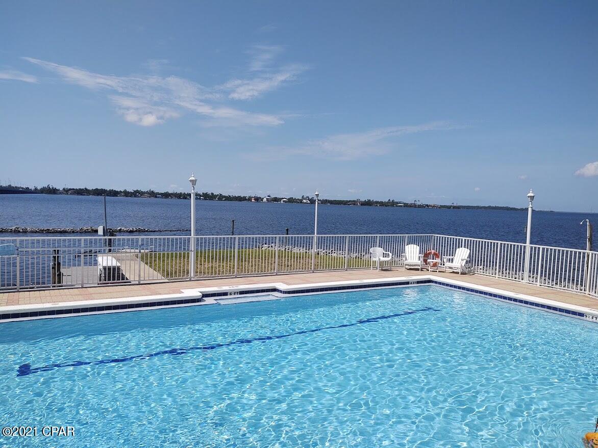 Marina Bay Condo - Residential