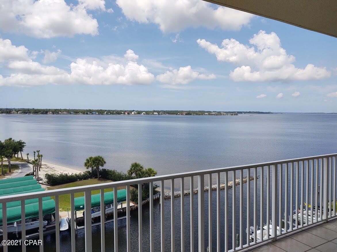 Marina Bay Condo - Residential