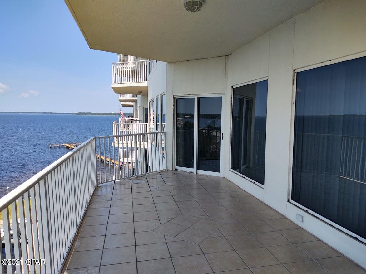 Marina Bay Condo - Residential