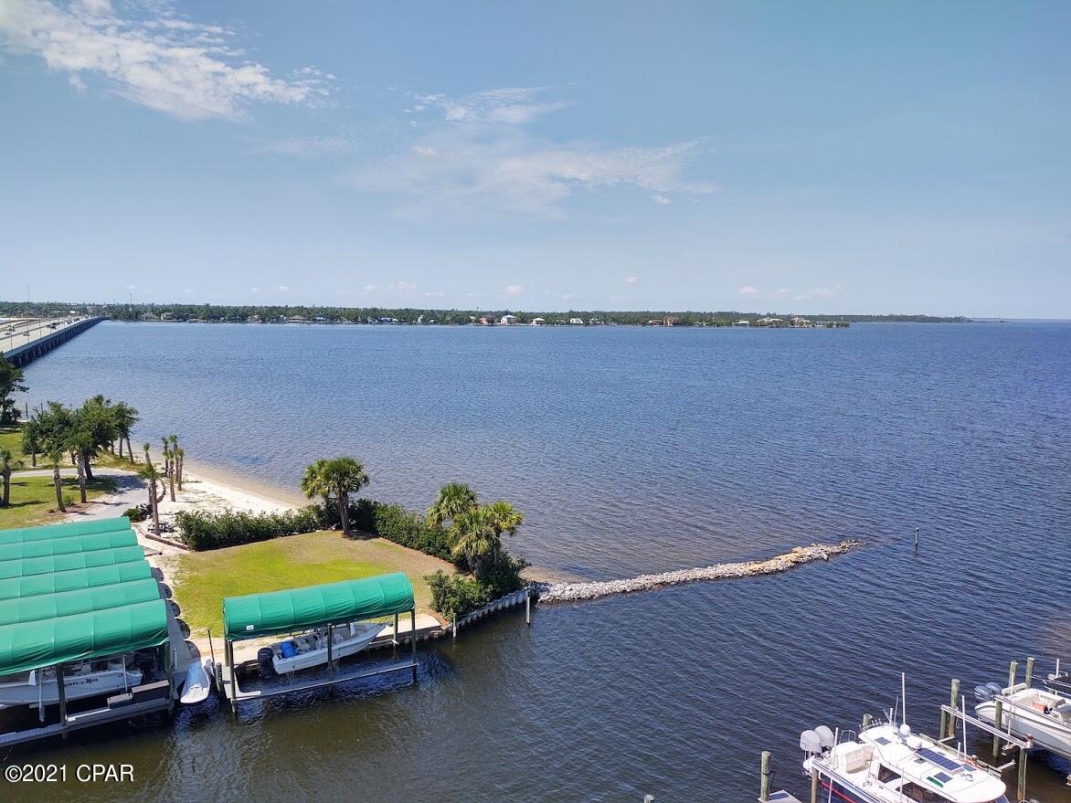 Marina Bay Condo - Residential