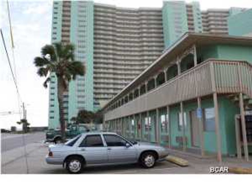 FURNISHED. ALL UTILITIES INCLUDED IN RENTAL AMOUNT. Efficiency Unit, a short stroll from the Gulf. Wall mounted a/c unit. On site laundry room with washer and dryer and bbq/picnic area. 7MTH LEASE AVAILABLE. NO PETS. By APPOINTMENT only