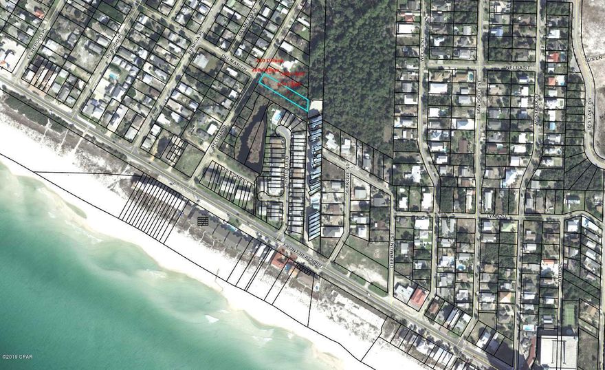 Large lot, 208 Deluna Pl is less than a block from the beach, 315 ft deep-water view- 1/3 off an acre.