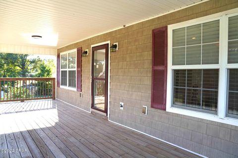 A home in Wewahitchka