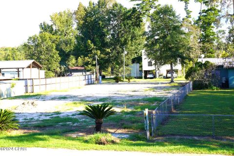 A home in Wewahitchka