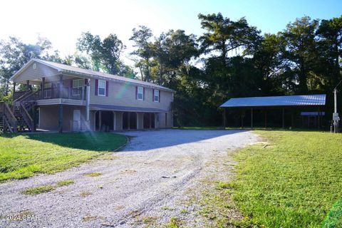 A home in Wewahitchka