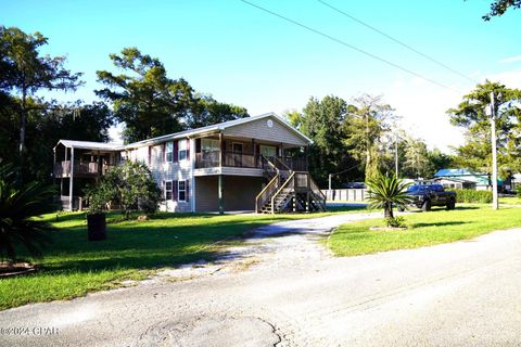 A home in Wewahitchka