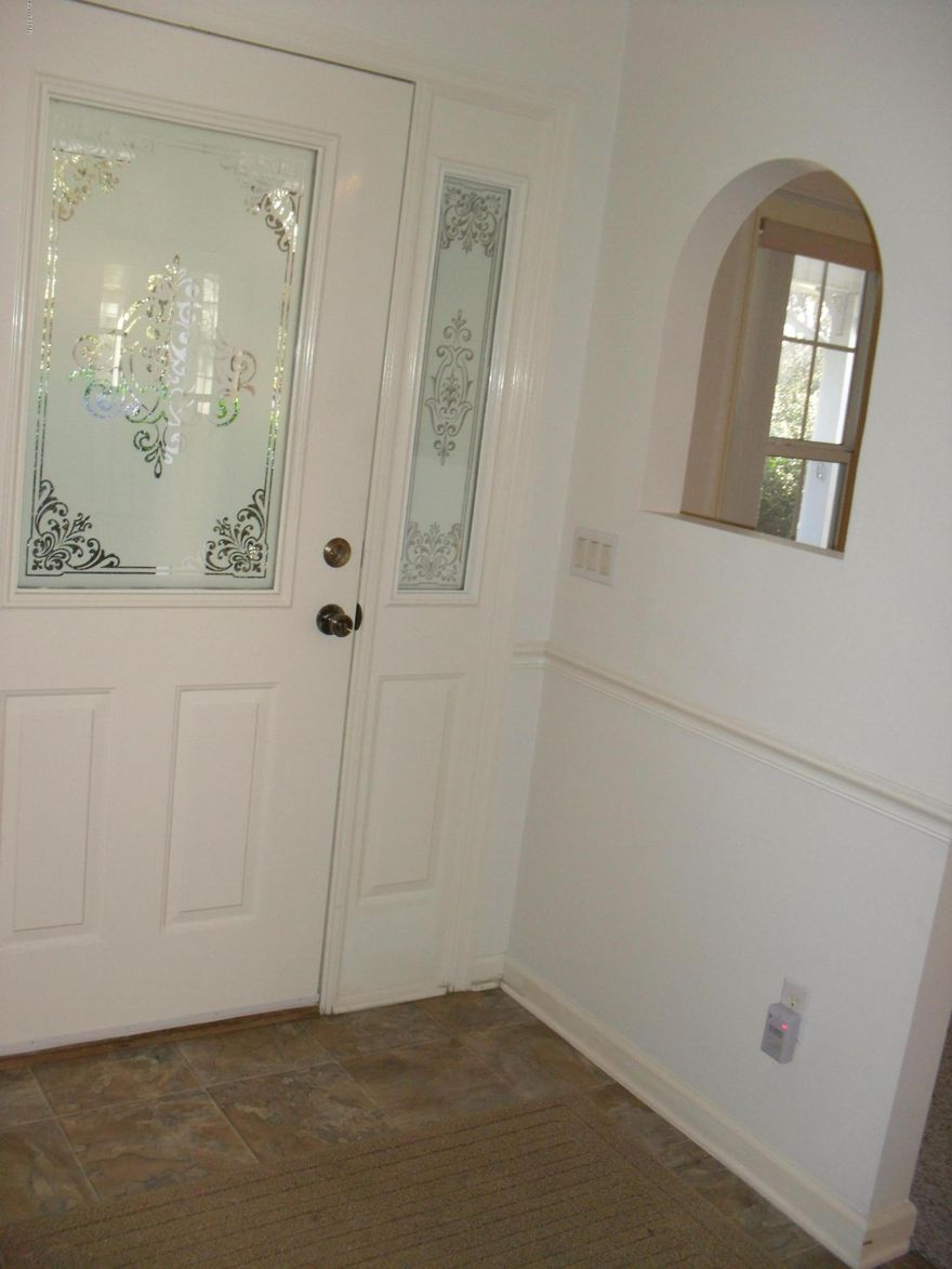 Well maintained 3/2 home located in a small quiet neighborhood convenient to shopping, grocery stores, restaurants, and hospital.  Lovely open floor plan with a formal dining room, large family room with vaulted ceiling and gas fireplace, breakfast room and Florida Room!  Lots of windows to let in natural light!  Split bedroom plan with large Master suite with cathedral ceilings on one size of home.  Large Walk in closet.  Master bath has a walk in shower.  Two bedrooms with full bath located between bedrooms on the other side of home.  Inside Laundry.  Large 2 car garage.  Enjoy your coffee sitting  in your screened in porch shaded by a beautiful large oak tree!  A Storage shed located in back yard for storing your lawn equipment.  New HVAC in Oct '15. Refrigerator does not convey. This home has a termite bond