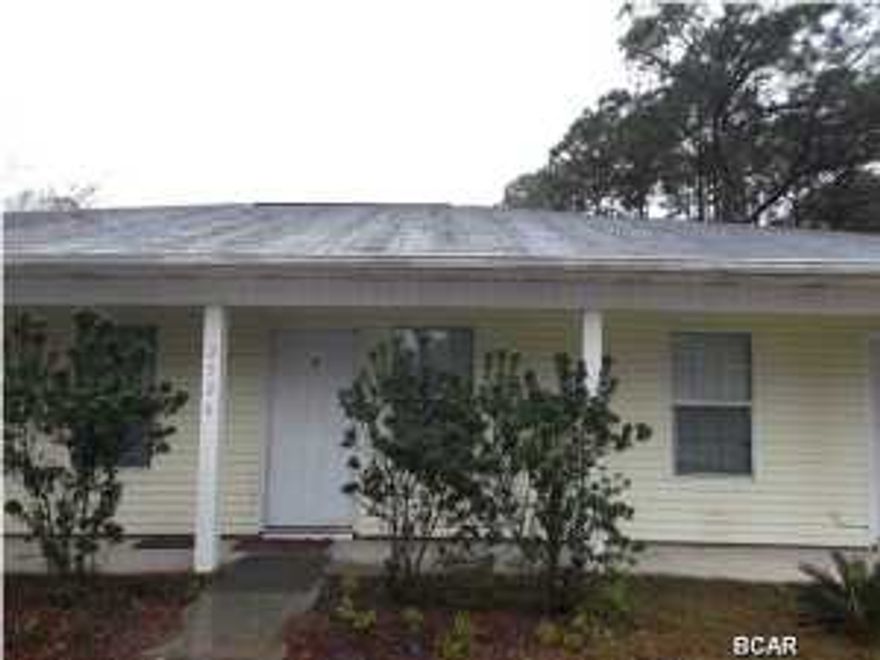 Very nice home close to the beach. Ceramic tile and carpet, open floor plan, privacy fenced back yard, storage shed, and washer and dryer. Pets negotiable