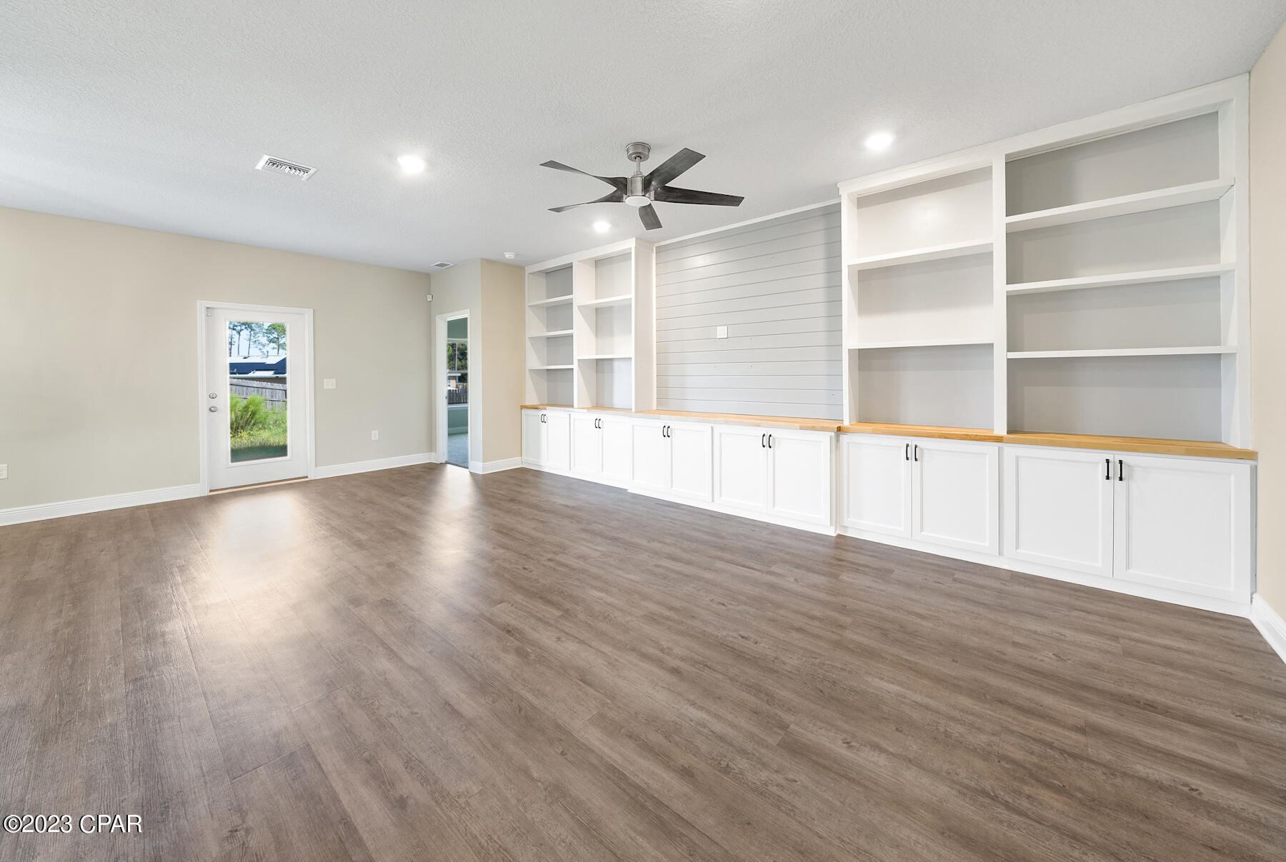 Emerald Cove Villas - Residential Lease