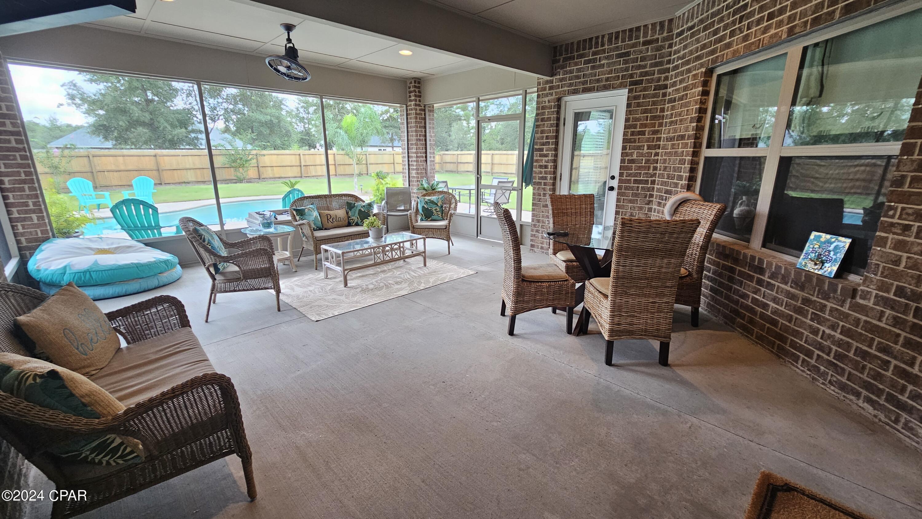 Lake Merial - Residential