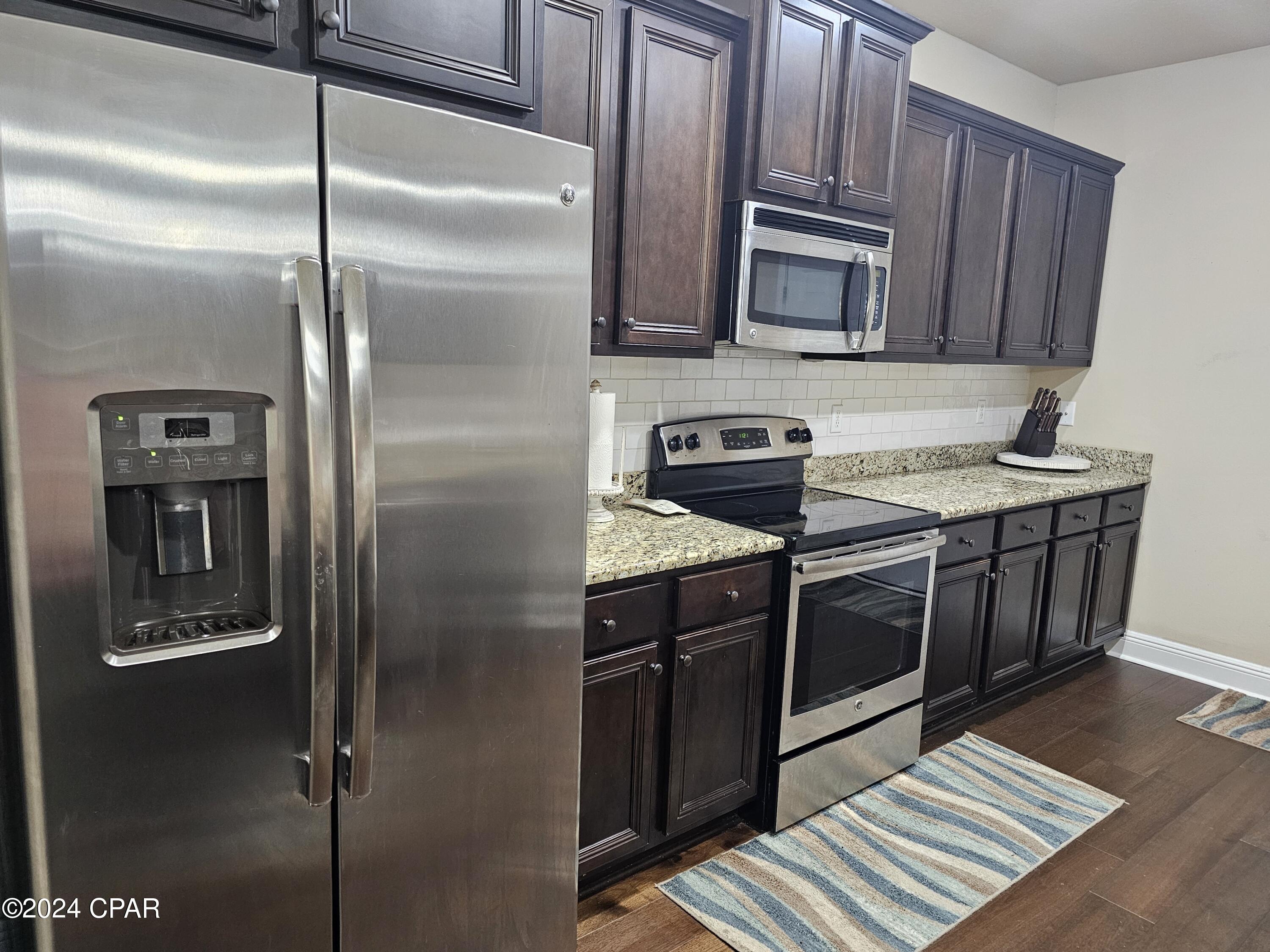 Lake Merial - Residential