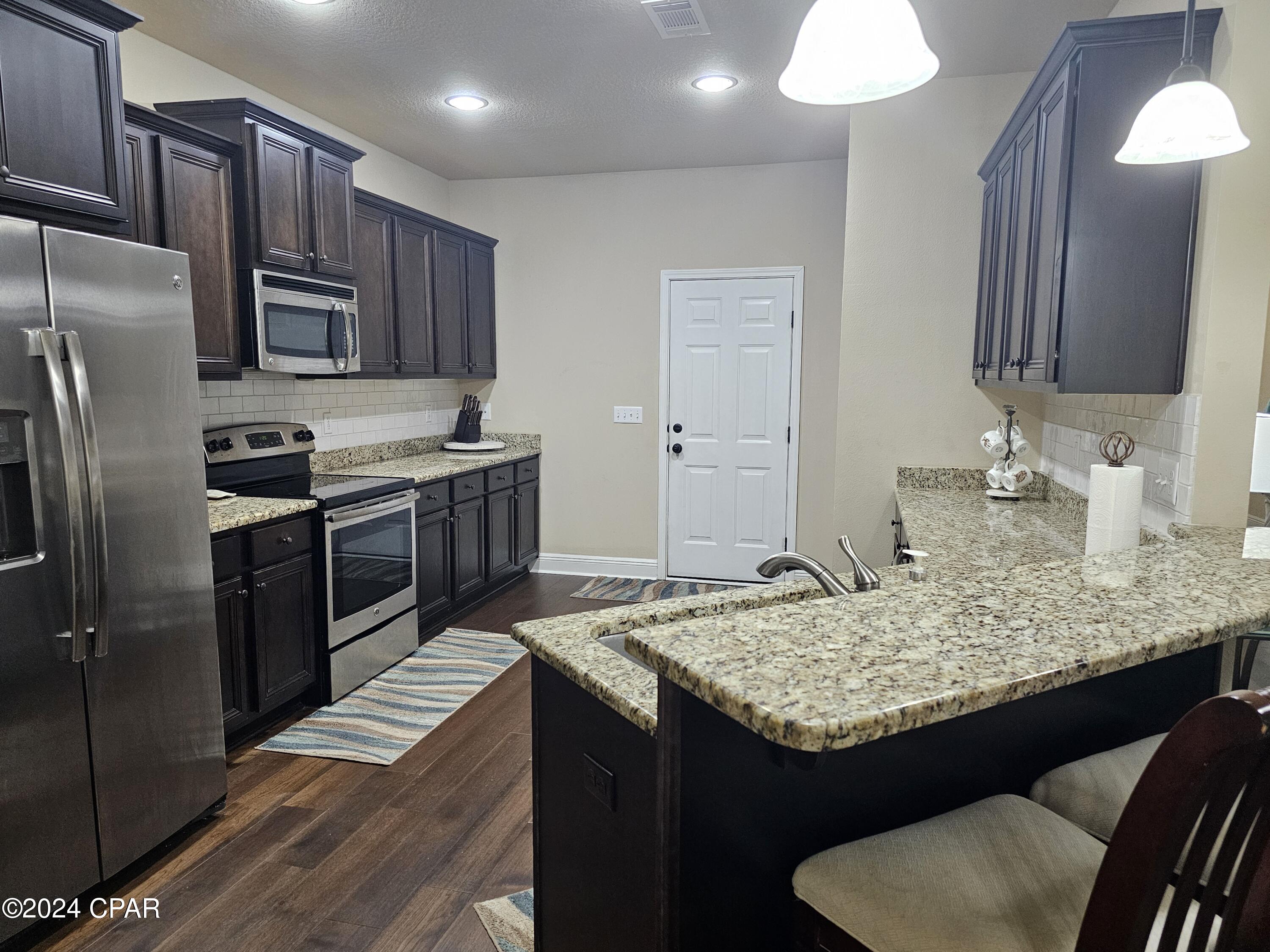 Lake Merial - Residential