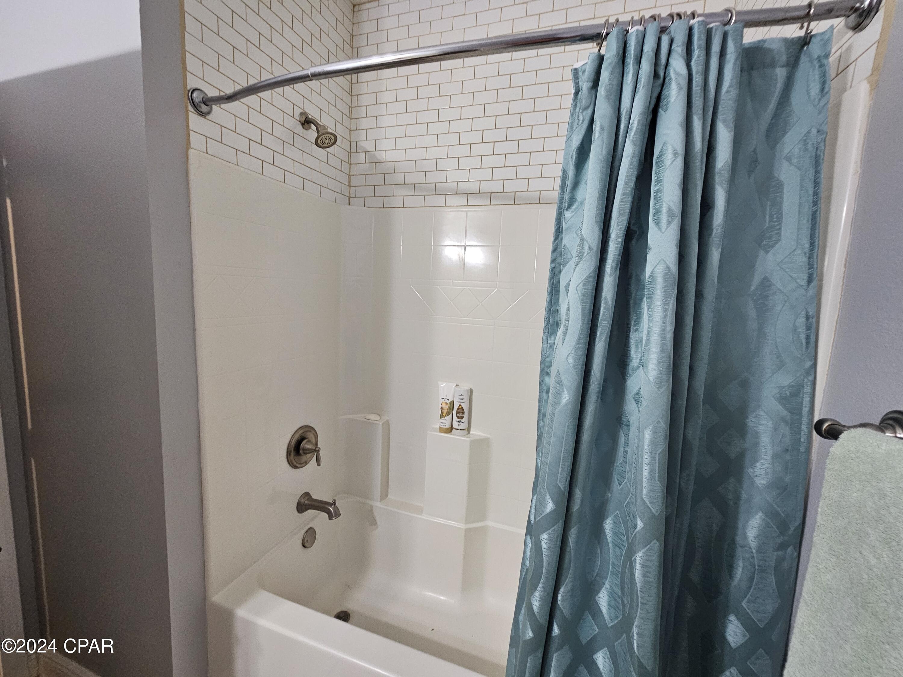 Lake Merial - Residential