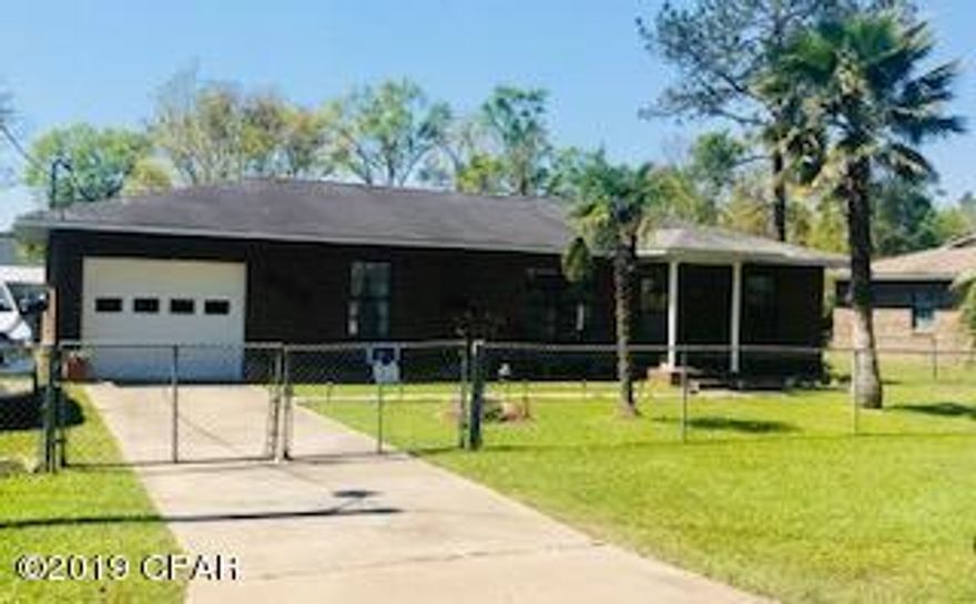 'CURRENTLY UNDER CONTRACT, SELLER ACCEPTING BACKUP OFFERS' Don't miss out on this cute, recently updated 3 bedroom/2 bath home located in the city limits of Chipley!  Updates include new HVAC installed in 2017, newer appliances, some newer flooring, interior paint. Inside features include split floor plan, breakfast area with large pantry, living room open to formal dining area, full bath and walk-in closet in master bedroom. Screened back porch overlooks a oversized backyard complete with a large storage building. Additional features include attached garage, paved driveway and beautiful landscaping.    All of this sitting on a .45 acre lot with chain-link fencing. Call for your personal viewing today!

*New metal roof to be installed before closing.*