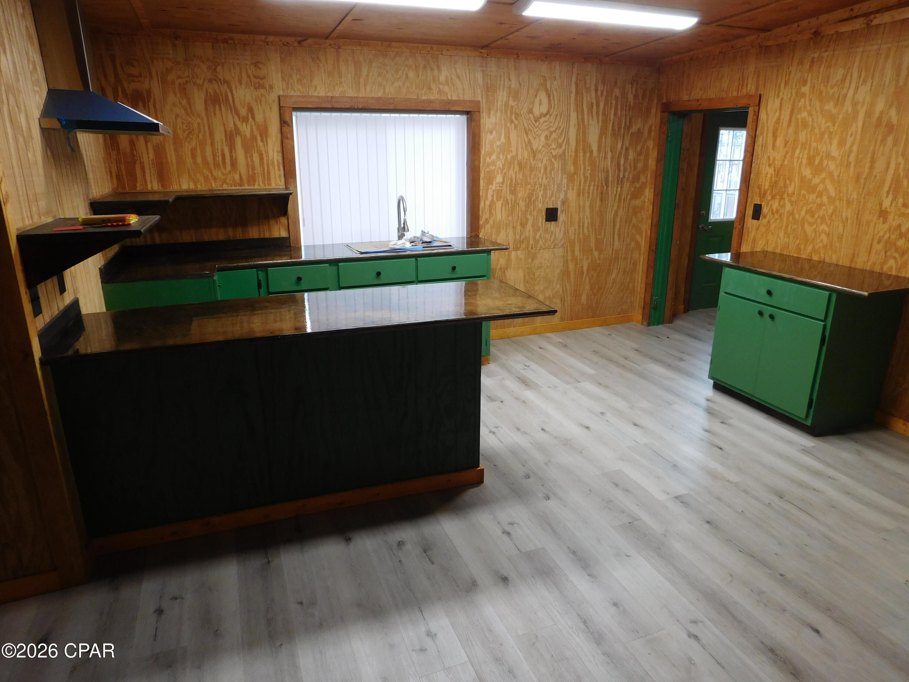 Green Hills - Commercial Sale