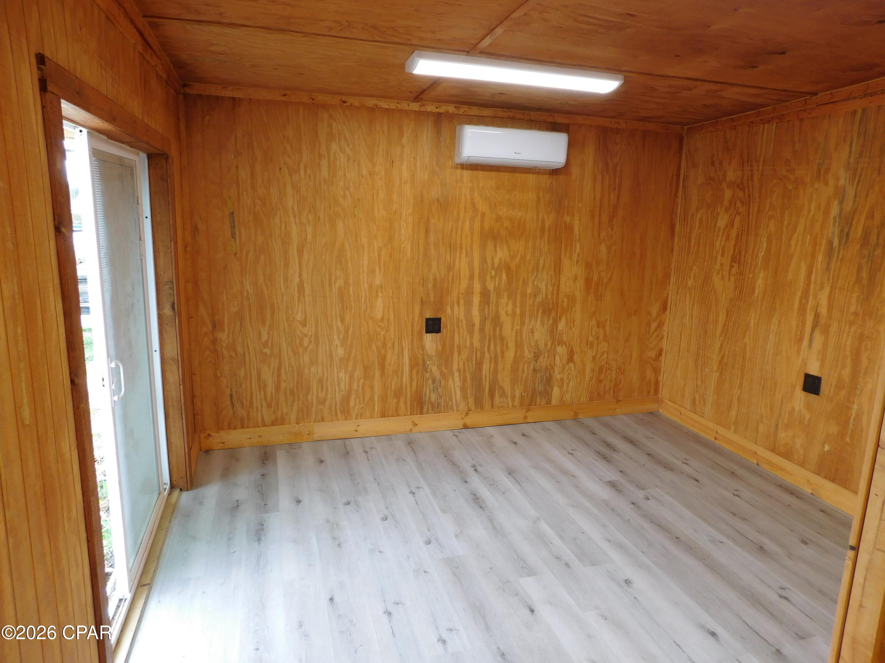 Green Hills - Commercial Sale