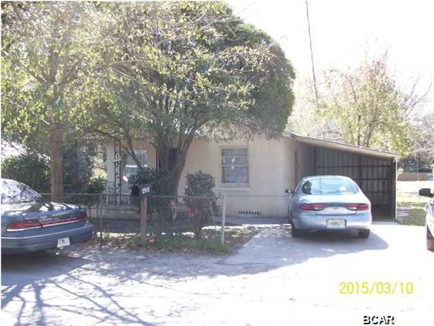 Great investor opportunity - immediate return! REO with tenant in place that would like to stay. Wood panel walls in living room, large laundry room, one car carport. Property appraiser site states 864 sq ft - previous mls sheet says 1100 - buyer please verify if measurements important. ALL OFFERS MUST BE ACCOMPANIED BY PROOF OF FINANCING (PRE-APPROVAL AND PROOF OF FUNDS) CONSISTENT WITH THE AMOUNT OF THE OFFER AND EARNEST MONEY DEPOSIT.