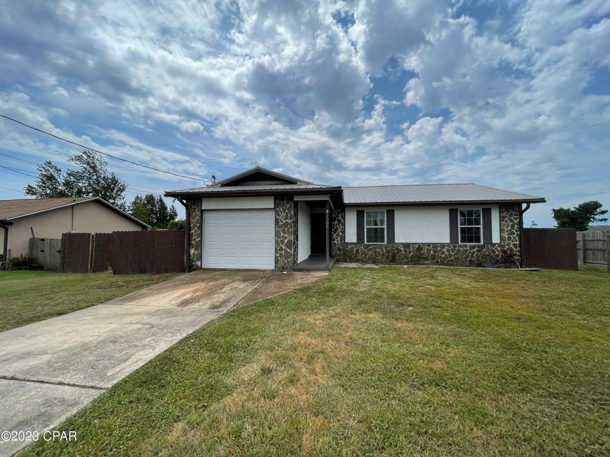This is a 3bd 2b home in the Callaway area. This home is fully fenced in backyard with a wood burning fireplace, garage, covered porch.  REQUIREMENTS TO RENT: Primary Tenant MUST apply FIRST at https://fullsailrealty.managebuilding.com/Resident/rental-application/new/apply, we will run a background check and call you to set up a showing within 1 bus day. Visit our website to confirm availability and see all qualifications. ONLY IF YOU DECIDE TO RENT after your showing, we will charge app fees and complete final approvals prior to Lease signing. All Tenants over 18 must submit applications for approval. Call the OFFICE for questions.