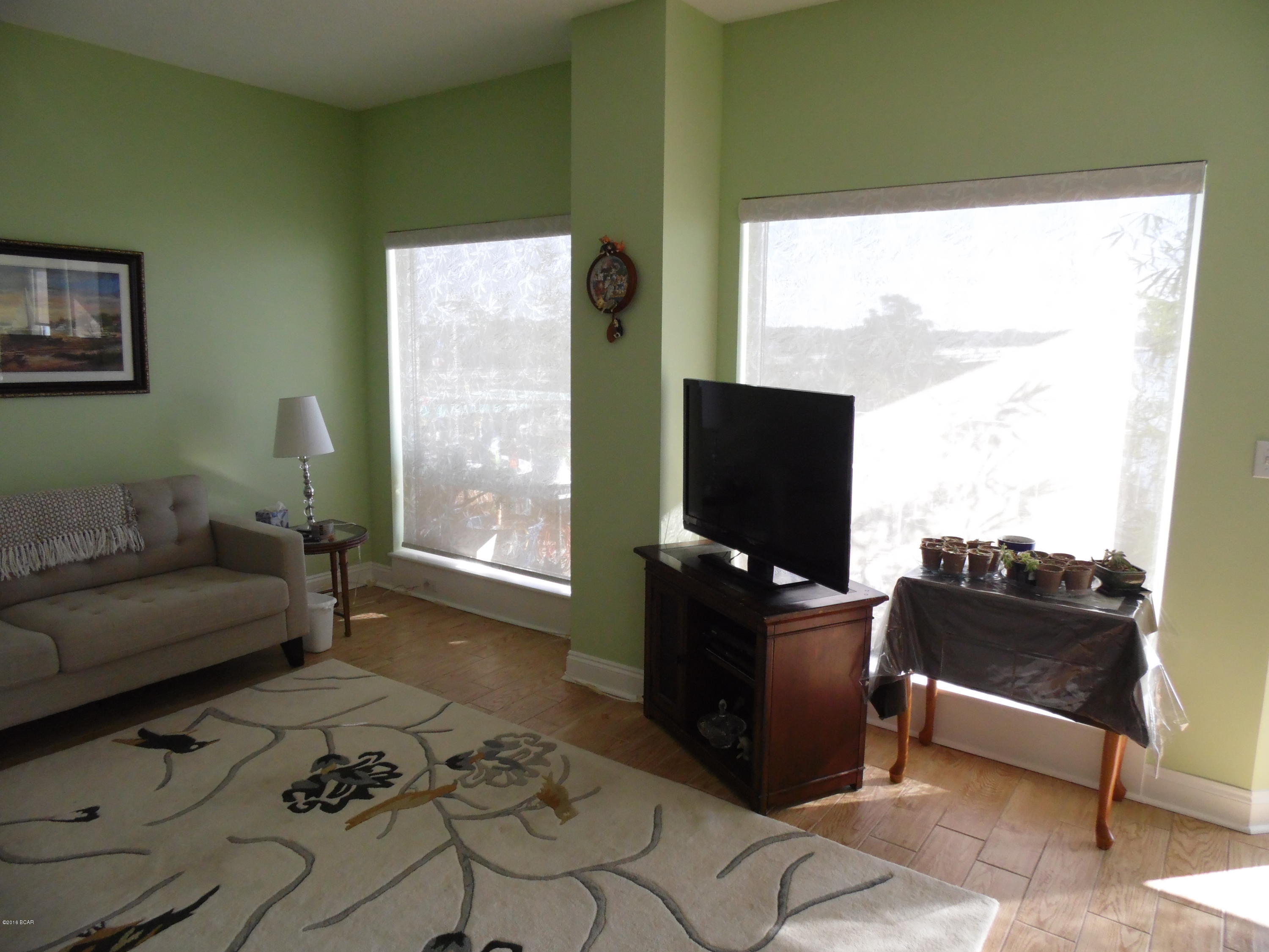 Marina Bay Condo - Residential