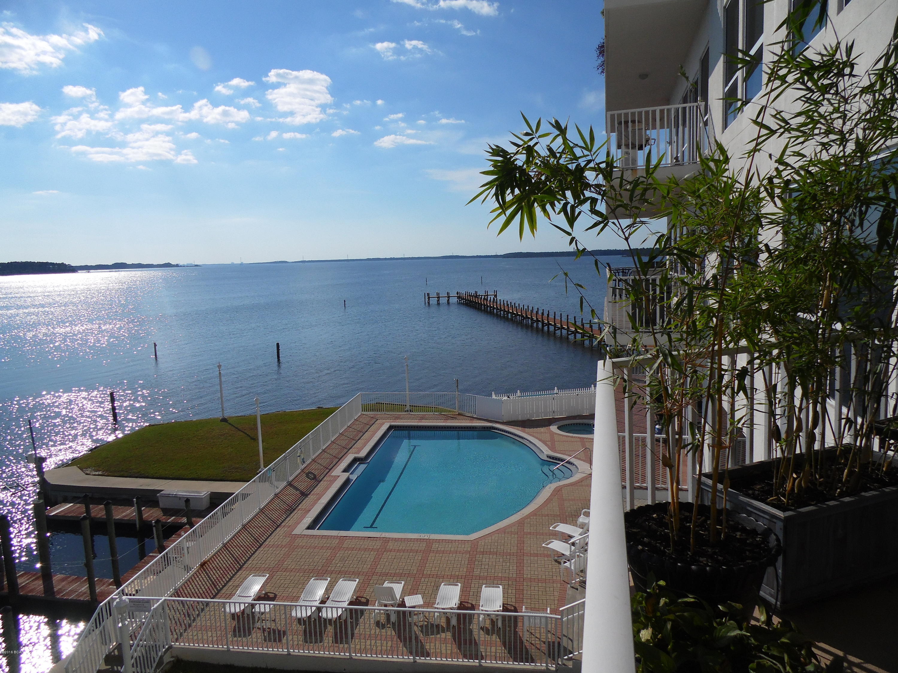 Marina Bay Condo - Residential