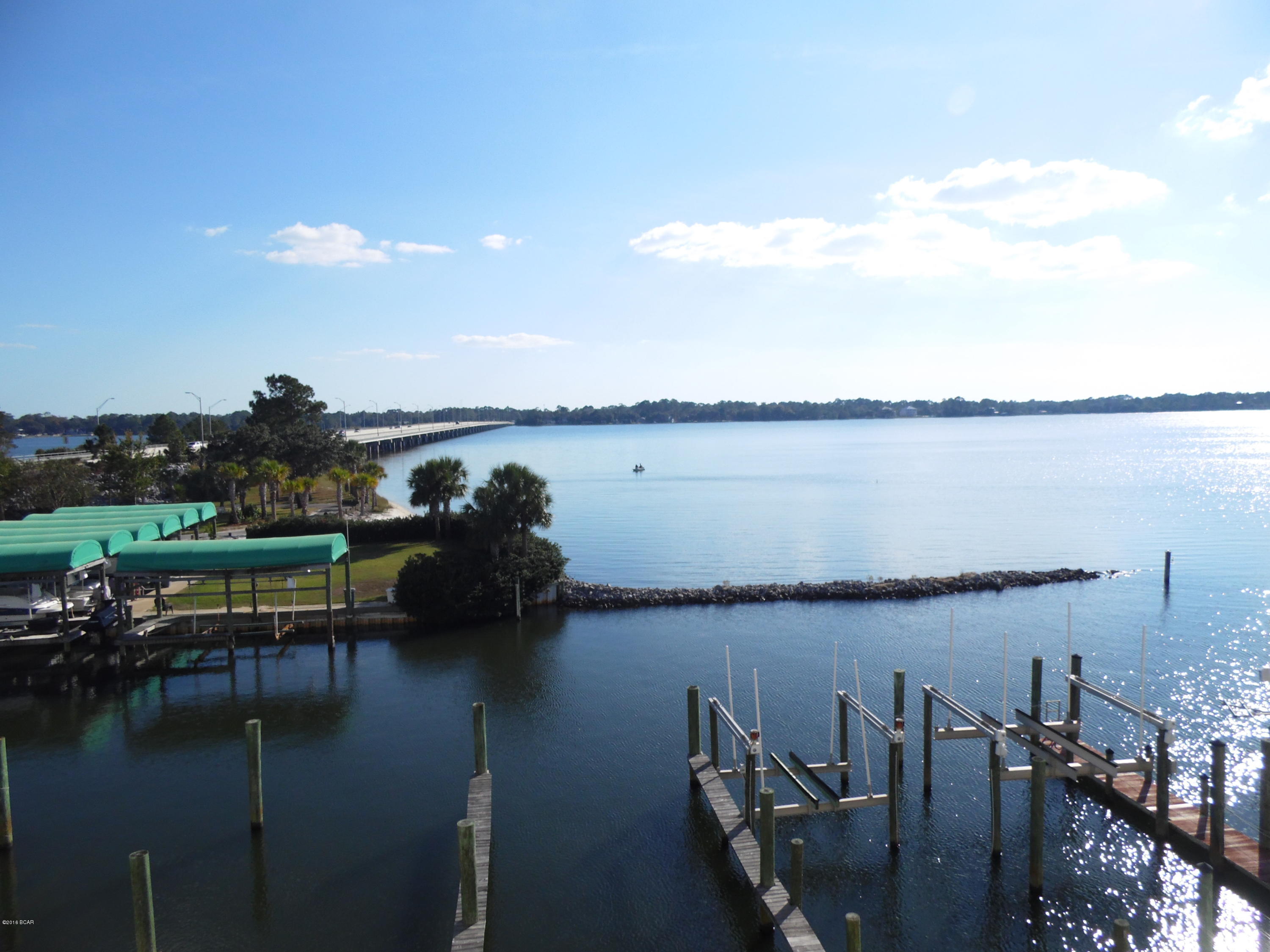 Marina Bay Condo - Residential