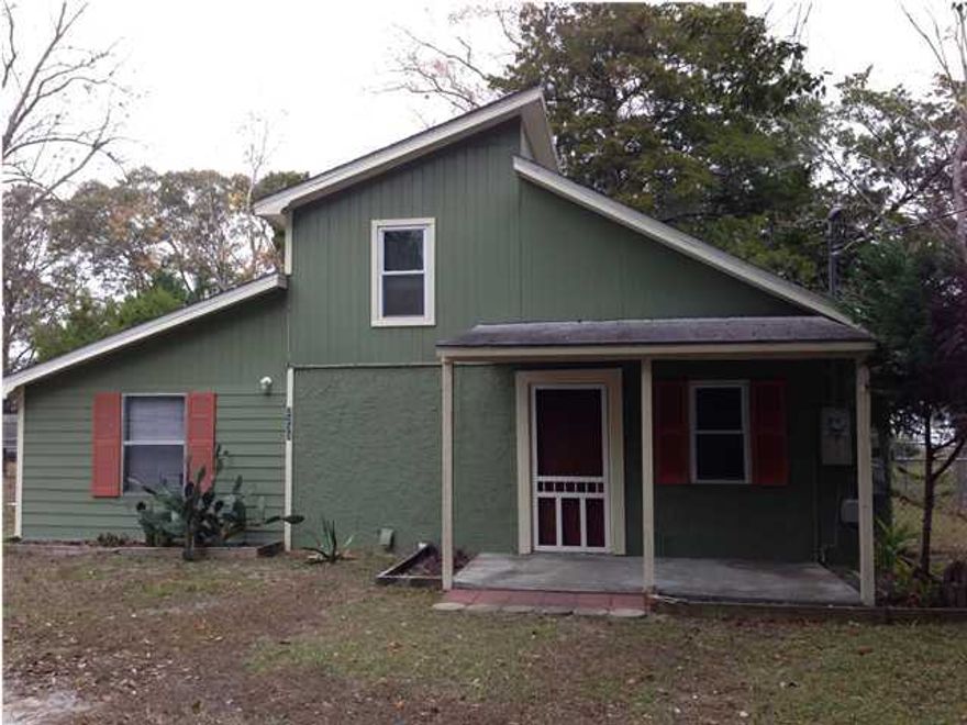 2 bedroom/ 2 bath home in Cedar Grove area. 2nd bedroom is an upstairs loft. Breakfast bar, w/d hook ups. fenced back yard. Pets allowed with deposit- breed and size restrictions apply. $750.00 a month with $750.00 security deposit.