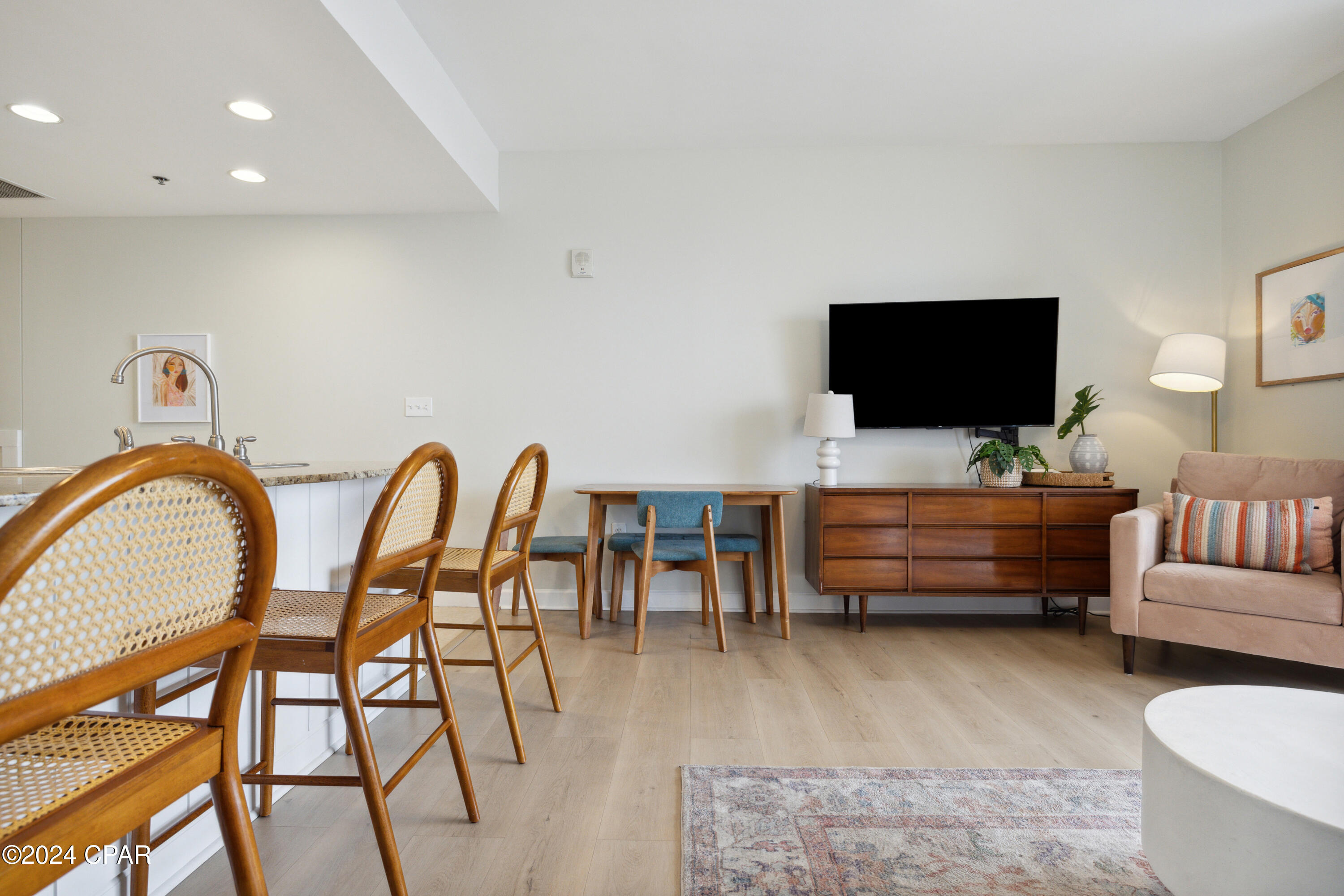 Splash Condo - Residential